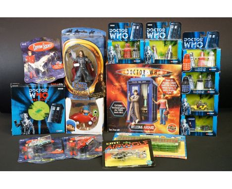Collection of 15 boxed and carded TV and film related diecast models and model kit featuring boxed Airfix Doctor Who Welcome 