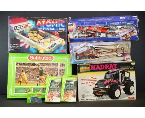 Collection of various mixed toys, diecast models and games to include 2 x Siku diecast model trucks including 3182 and 4012, 