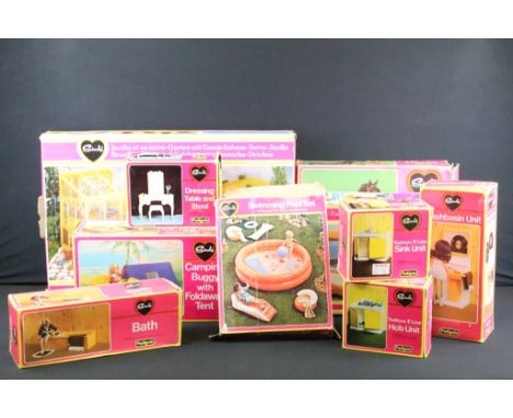 Sindy - Collection of ten boxed Pedigree Sindy play sets/ accessory sets to include Caravan (Tatty ends to box), Bath (44540)