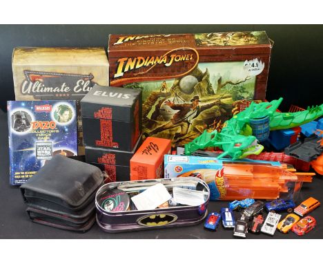 Collection of Hot Wheels related items to include Hot Wheels Ultimate Garage, selection of Hot Wheels racing cars and track, 