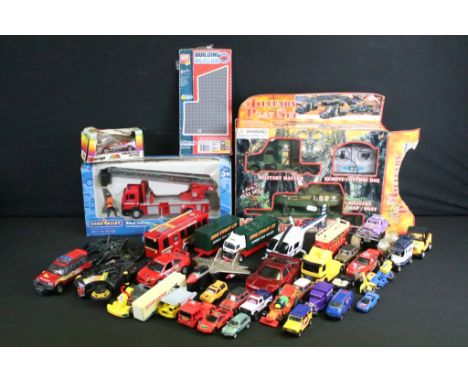 Over 40 diecast &amp; plastic models to include ERTL, Maisto, Corgi, Oxford Diecast &amp; Matchbox, featuring a Chad Valley R