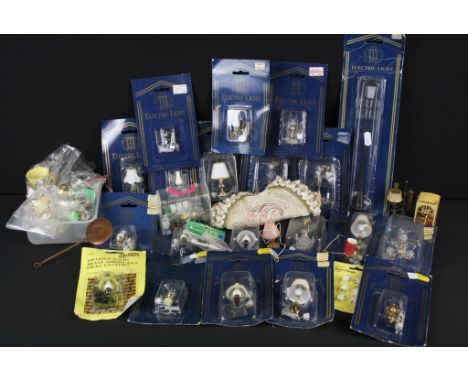 19 Carded ' The Dolls House Emporium ' Electric Light dolls house accessories (unopened), 5 further bagged / carded dolls hou