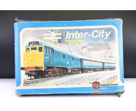 Airfix OO gauge Inter City train set containing 4 x boxed Airfix items to include 541006 A1A A1A Class 31/4 Diesel locomotive