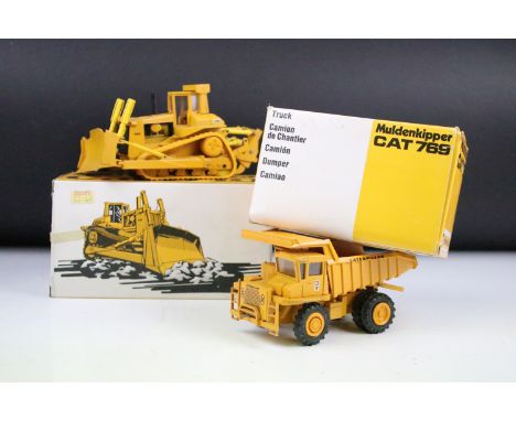 Two boxed Conrad CAT Caterpillar diecast construction models to include 285 - CAT D 10 Kettendozer Track-Type Tractor &amp; 2