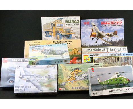 10 Boxed military plastic model kits to include Renwall Blueprint Models 1/32 85-7812 Teracruzer with Mace Missile, Panda 1/1