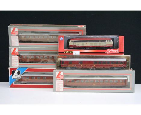 Boxed Schuco Junior Line HO gauge 22429 Mercedes Benz Actros Koffersattelzug locomotive plus 5 x boxed HO gauge coaches featu