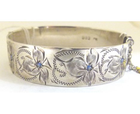 Sterling silver vintage 1978 solid hinged bangle, Dublin hallmarks 