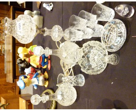 Large collection of mixed crystal including table lamp, decanter and drinking glasses