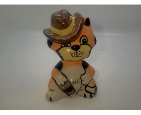 Lorna Bailey cat, The Duke, no cracks or chips, H: 12 cm. UK P&amp;P Group 1 (£16+VAT for the first lot and £2+VAT for subseq
