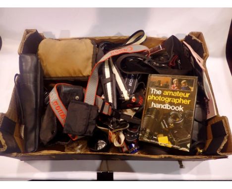 Large quantity of photographic accessories, camera straps, flash etc. UK P&amp;P Group 3 (£30+VAT for the first lot and £8+VA