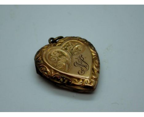 9ct back and front locket pendant, 3.8g. UK P&amp;P Group 0 (£6+VAT for the first lot and £1+VAT for subsequent lots) 