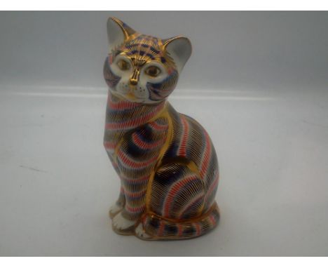 Royal Crown Derby sitting cat paperweight, seconds quality, H: 13 cm. UK P&amp;P Group 1 (£16+VAT for the first lot and £2+VA