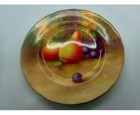 Royal Worcester saucer painted by H. Aynton, slight loss to paint, D: 16 cm. UK P&amp;P Group 1 (£16+VAT for the first lot an