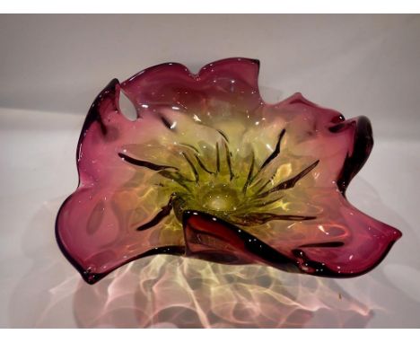 Murano art glass coloured centre bowl in the form of a flower, L: 35 cm. Not available for in-house P&amp;P 