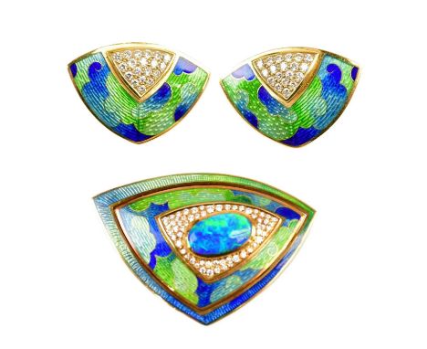 DE VROOMEN; an 18ct gold earring and matching brooch set, the earrings with clip back fasteners, the front of triangular form