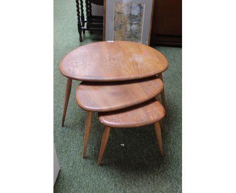 Set of 3 Ercol Blonde Elm Pebble tables 