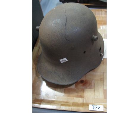 German World War helmet. (B.P. 24% incl. VAT)