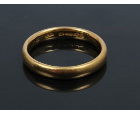 Gold (22ct) wedding ring (Birmingham 1928).  Ring size O½ CONDITION REPORT Total gross weight 5.5 grams