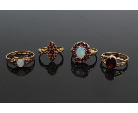 Victorian gold (18ct) garnet cluster ring with a marquise-shape cluster of garnets (Chester 1893).  Ring size K½, Victorian g