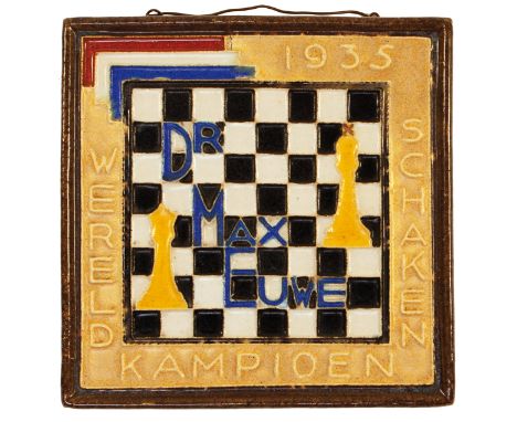 CHESS -- "Dr. MAX EUWE Wereldkampioen Schaken 1935". Delft blue memorial plate to commemorate Euwe's world championship. ø 18