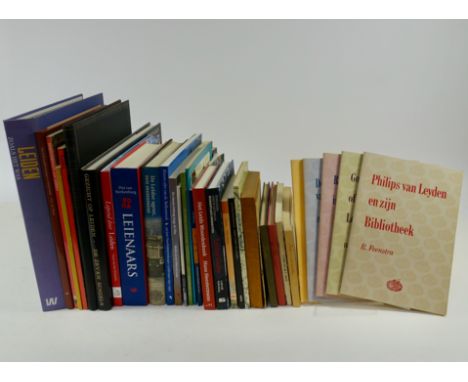 LEIDEN -- LOOSJES, A. Leiden. (1929). W. 145 ill. 4°. Ocl. -- (K. v. DAALEN, I. MOERMAN, e.a., red.). Leiden zoals het was. (
