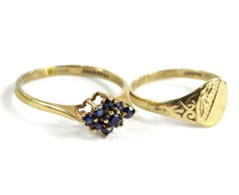 Two dress rings, to include a 9ct gold floral ring, ring size P, and a 9ct gold signet ring, ring size K½, 3g all in. 