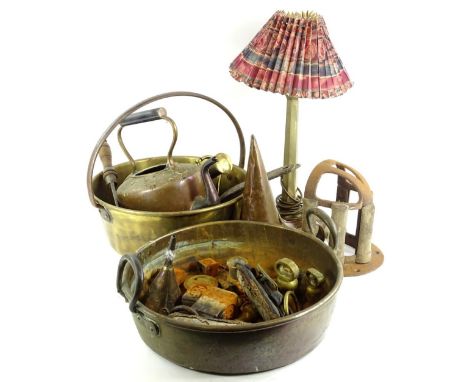 Miscellaneous metalware, to include brass table lamp, brass and iron preserve pan, copper kettle, copper funnel, various bras