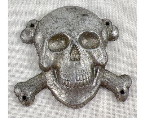 WW2 Italian Republica Social Italiana (R.S.I) beret skull badge. 