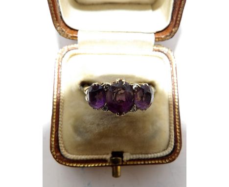 A 9ct gold and amethyst dress ring size R/S