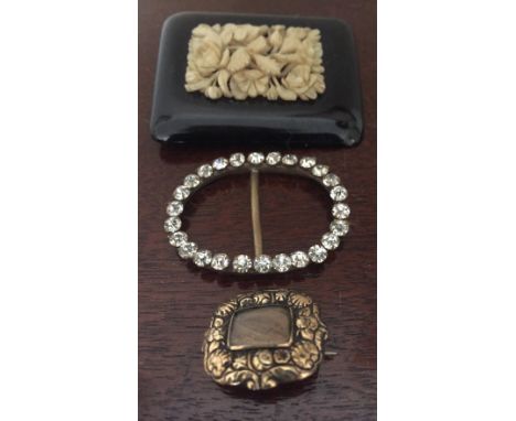 Three various vintage brooches