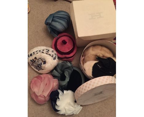 Collection vintage hats & two hat boxes
