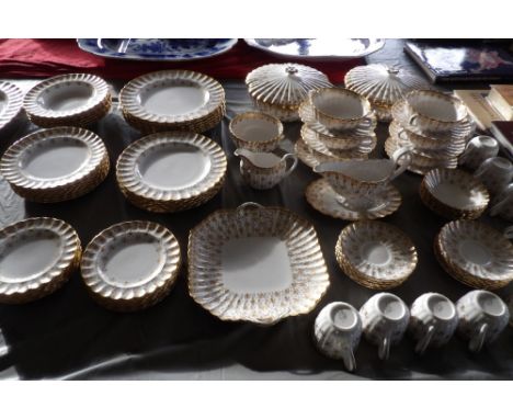 Extensive Spode Fleur de Lys pattern tea and dinner service x 86