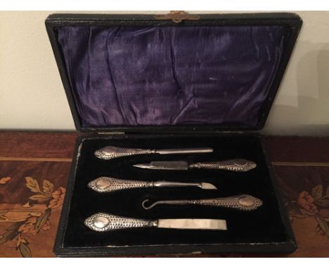 Boxed manicure set Chester silver J & R Griffin 1903