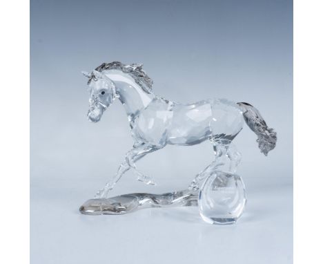 This SCS edition its inspired by the wild Criollo horses of South America, this dynamic piece is crafted from clear crystal w