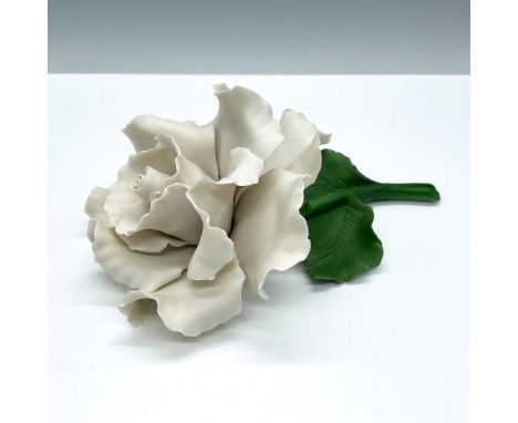 Gorgeous and realistic hand crafted fully bloom rose with green leaves, stem and thorns. Capodimonte backstamp. This item has