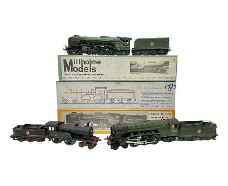 ‘00’ gauge - three kit built steam locomotive and tenders comprising Class A2 4-6-2 ‘Happy Knight’ no.60533 finished in BR gr