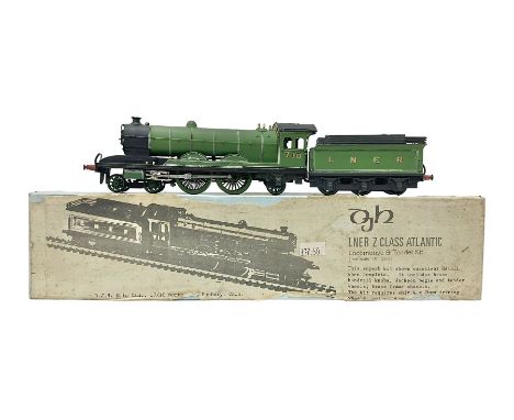 DJH Models ‘00’ gauge - kit built Class C7 (NER Class Z) 4-4-2 Atlantic locomotive and tender no.710 in LNER green; with orig