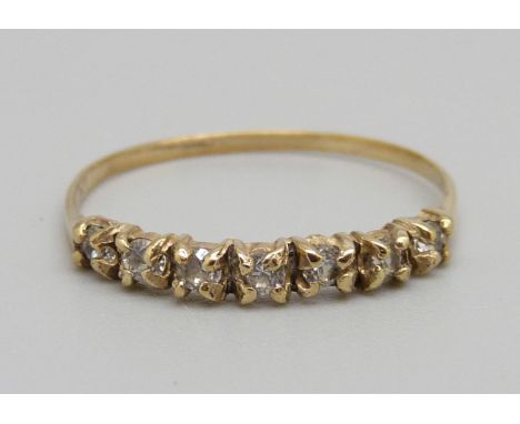 A 9ct gold and zircon ring, 0.9g, Q 