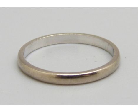An 18ct gold ring, 1.4g, I 