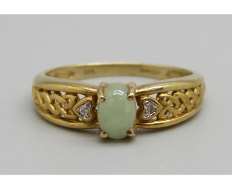 A 9ct gold, jade and diamond ring, 2.1g, N 