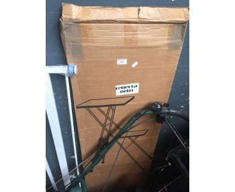 PROJECTOR STAND