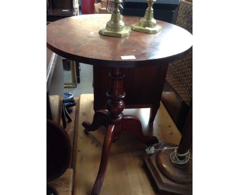 A VICTORIAN MAHOGANY TRIPOD TABLE   H74CM DIAM 55CM