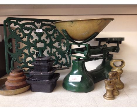 SCALES, WEIGHTS AND CAST STAND     K4