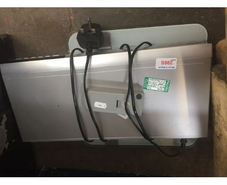 DVD PLAYER AND WEIGHING SCALES