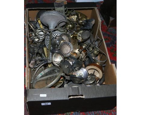 A box of assorted metalwares, brass, silver plate etc.