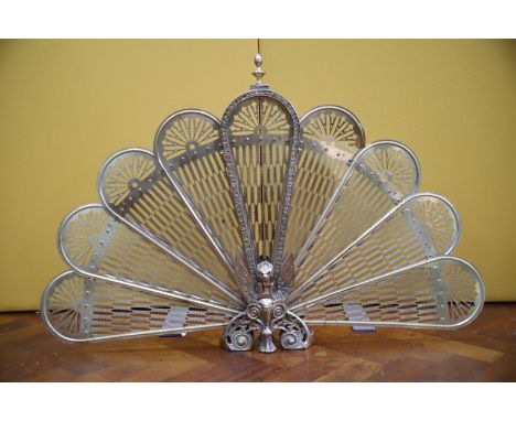 Vintage Brass Folding peacock firescreen in excellent condition.  H:24x W:(expanded) 37 inches. See photos. 