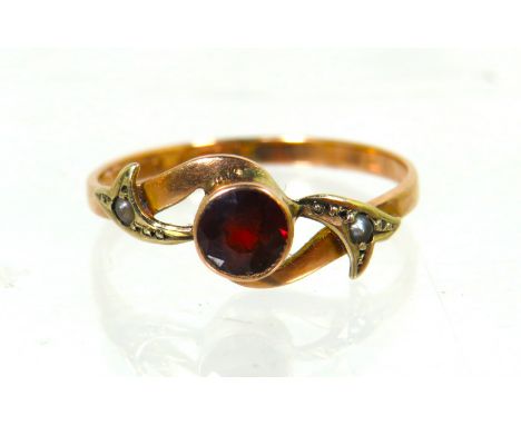 9ct Yellow Gold Ring set with a Garnet and Diamond.  Finger size 'P'  1.2g