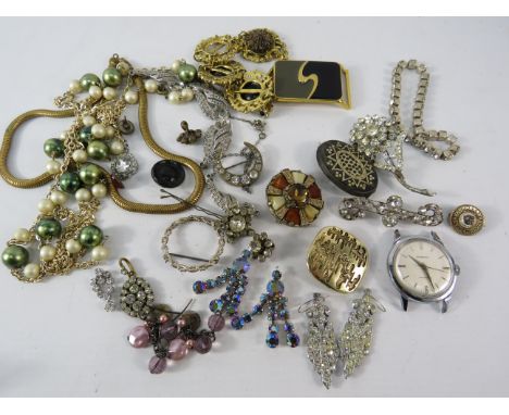 Small selection of vintage costume jewellery and a gents Westclox mechanical watch in running order.
