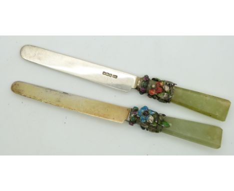 Pair of 19thC French jade handled knives set with enamel flowers with garnet and pearl centres with emerald and ruby cabochon