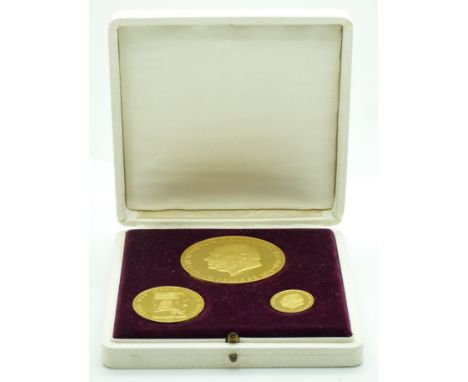 Winston Churchill limited edition commemorative 18ct gold&nbsp;three-coin set with cameo profile portrait by Christopher Iron